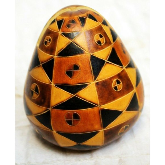 Lucuma Designs Peruvian Handmade Wooden Geometric Egg Place Card Holder - Picture 2 of 7
